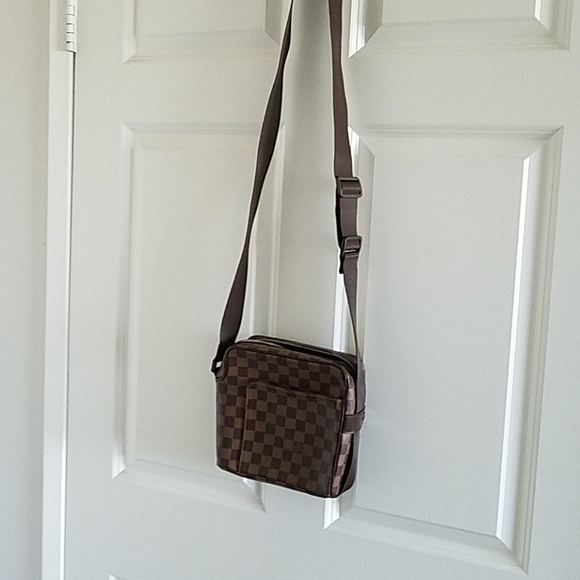 Authentic Louis Vuitton Messenger Bag - Picture 2 of 8